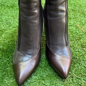 Hugo Boss Women's Two Toned Leather Boots Sz 39